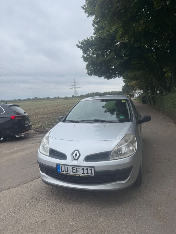 Renault Clio 180.000 km 1.600 € mannheim 68159
