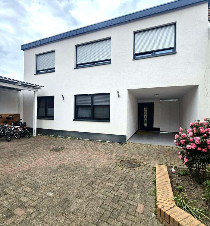 Haus zum Kaufen in Römerberg 850.000 € 187 m²