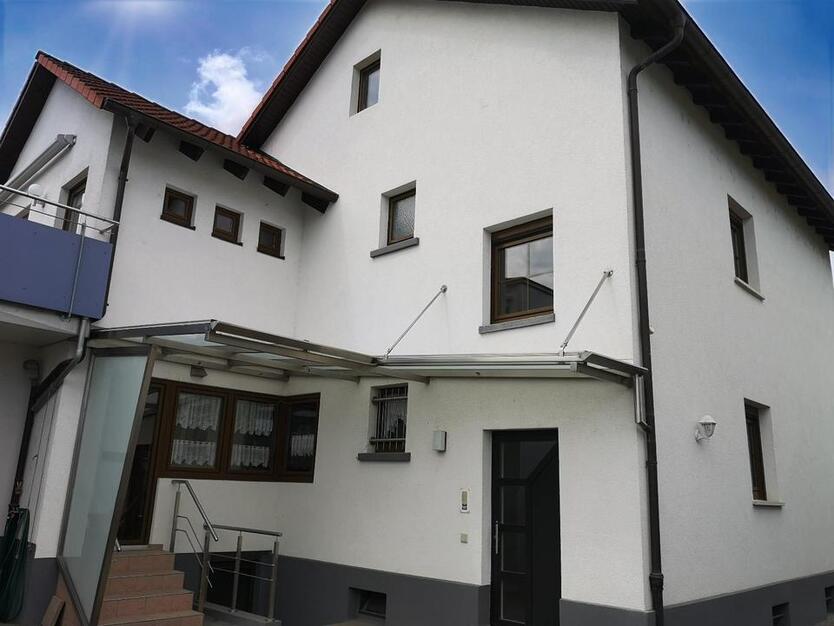 Freistehendes Haus mit vielen Möglichkeiten! Privatverkauf!