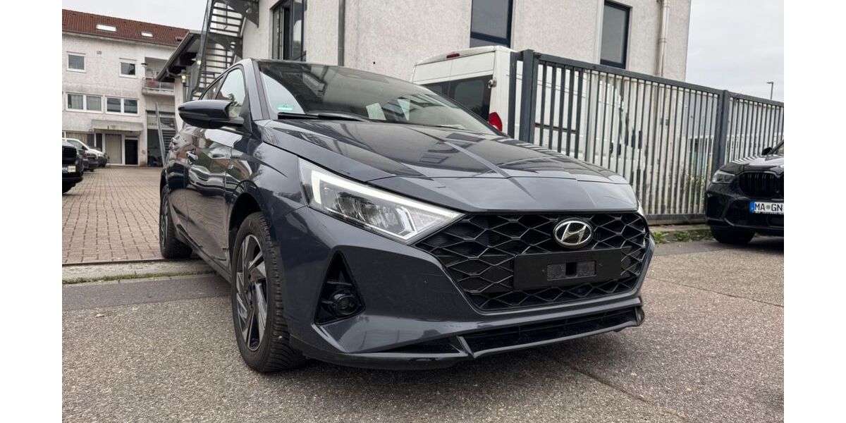 Hyundai i20 26.770 km 15.999 &euro; Hockenheim 68766