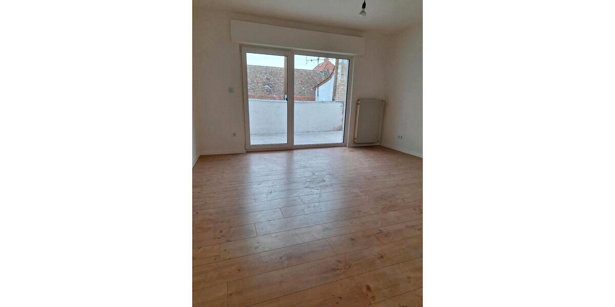 Etagenwohnung Worms - 2 Zimmer, 105 m&sup2;, 900&euro; | Angebot:26256566