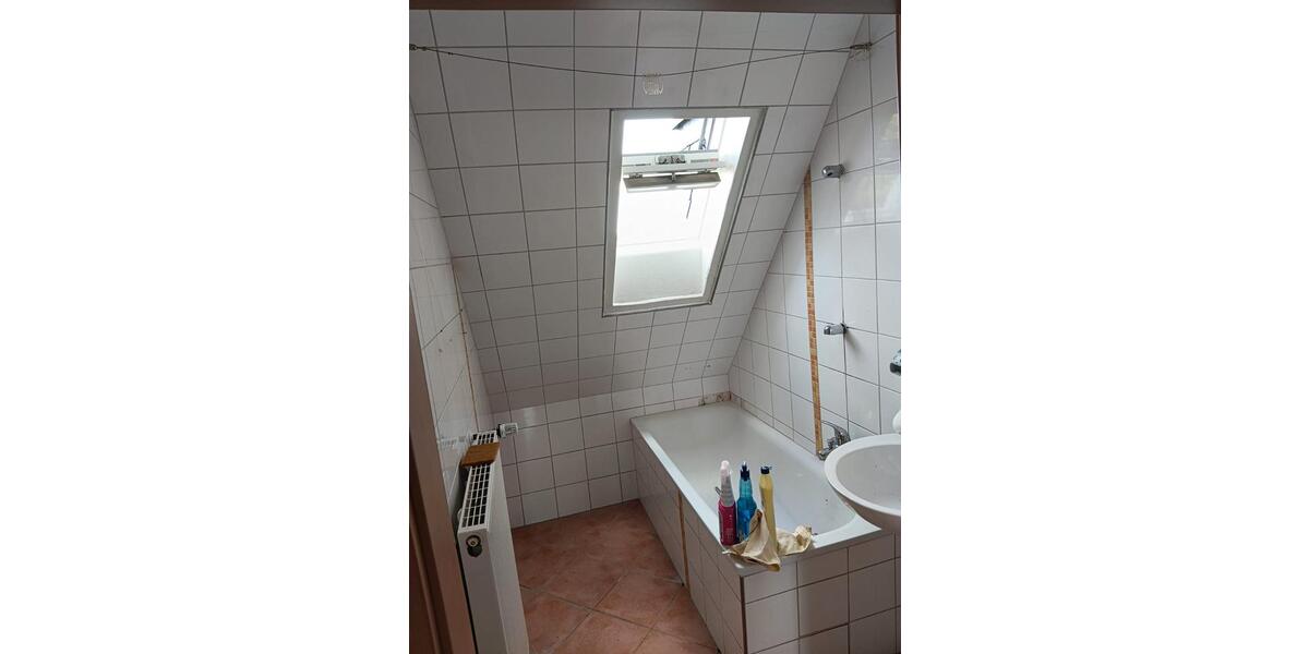 Dachgeschoßwohnung Worms - 3.5 Zimmer, 70 m&sup2;, 750&euro; | Angebot:26087485