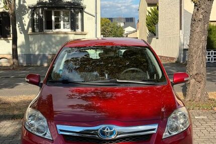 Toyota Auris 157.000 km 8.950 &euro; Heppenheim 64646