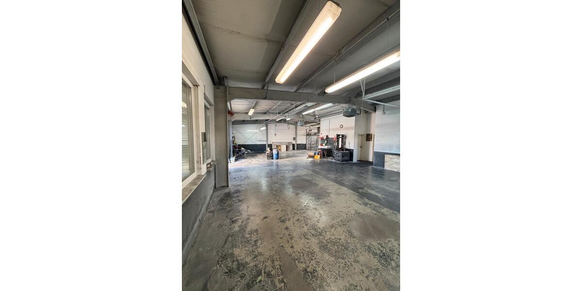Halle, Lagerhalle, Gewerbeimmobilie - Top Lage zimmer