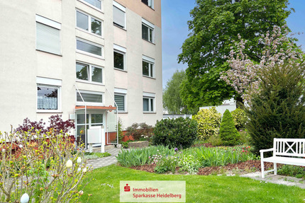 Wohnen mit Aussicht: 2-ZKB mit Westbalkon & Garage in Leutershausen