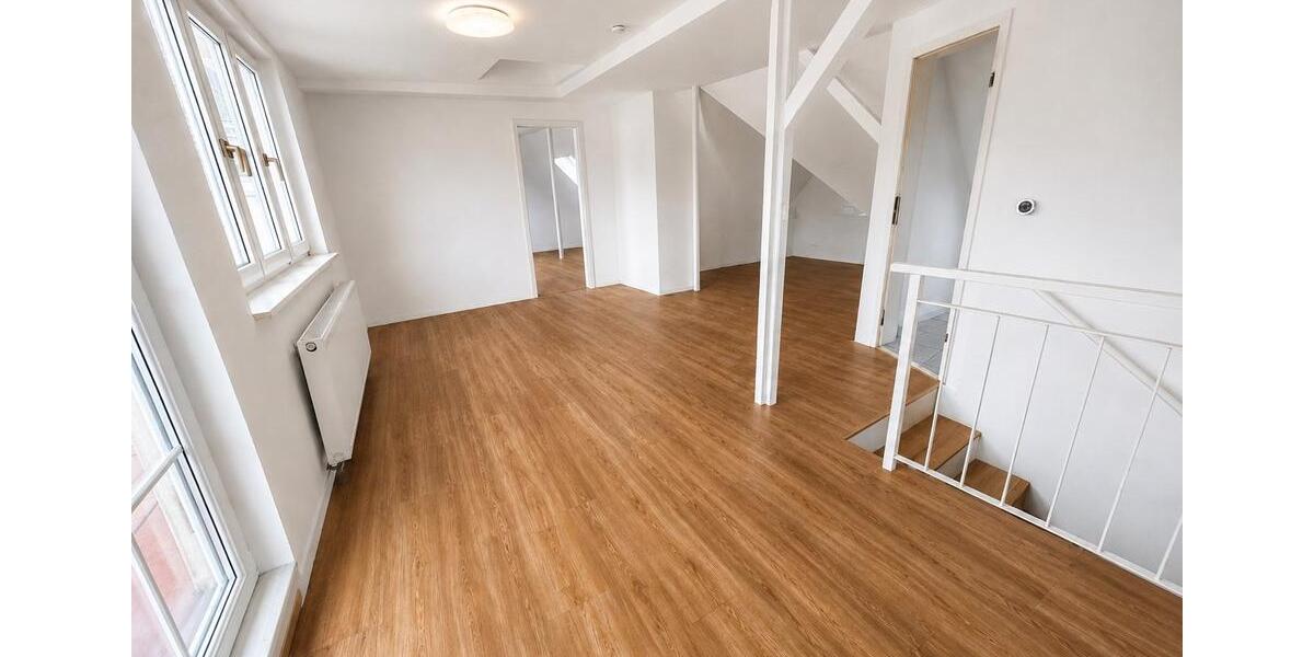 Dachgeschoßwohnung Weinheim - 2 Zimmer, 64 m&sup2;, 880&euro; | Angebot:26563799