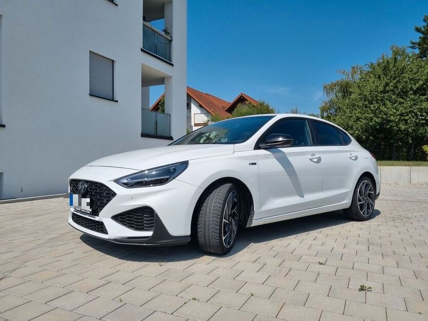 i30