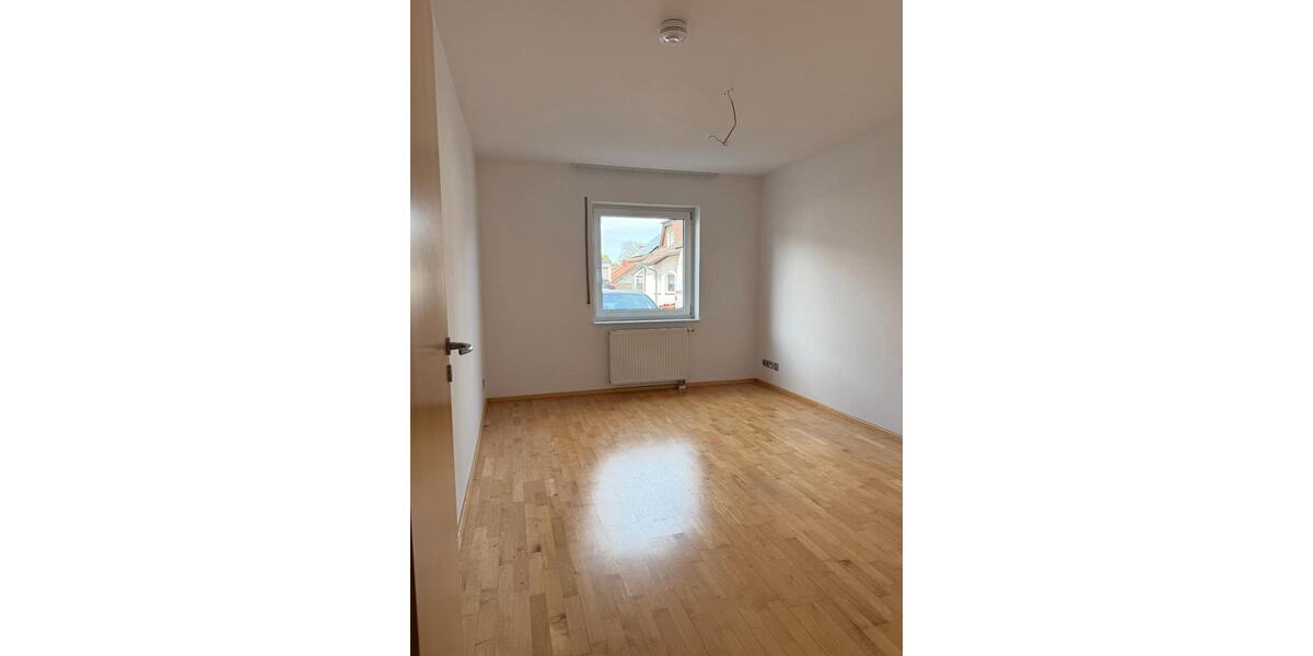 Erdgeschoßwohnung Nußloch - 3 Zimmer, 87 m&sup2;, 1.250&euro; | Angebot:26048805