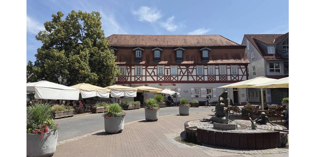 Historisches Gebäude - geschichtsträchtiger Ort: Wohn-Geschäftshaus im Schatten der Königshalle! zimmer