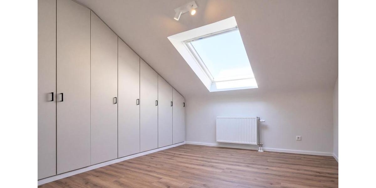 Dachgeschoßwohnung Schwetzingen - 4 Zimmer, 91 m&sup2;, 336.000&euro; | Angebot:26111010