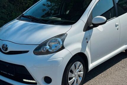 Toyota Aygo (X) 45.324 km 6.300 &euro; LUDWIGSHAFEN AM RHEIN 67071