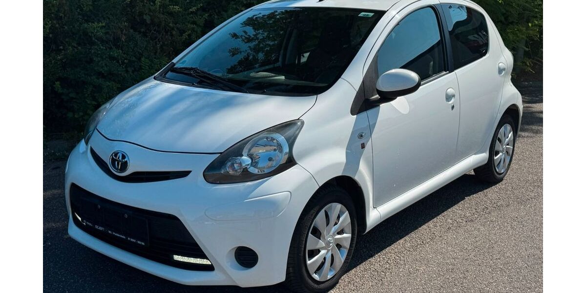 Toyota Aygo (X) 45.324 km 6.300 &euro; LUDWIGSHAFEN AM RHEIN 67071