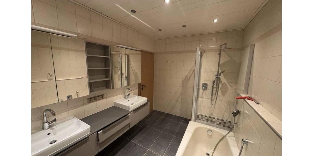 Maisonettenwohnung Ludwigshafen am Rhein Edigheim - 5 Zimmer, 130 m&sup2;, 1.850&euro; | Angebot:25655461