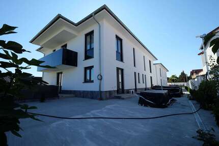 Haus zum Mieten in Offstein 2.100 € 190 m² 4 zimmer