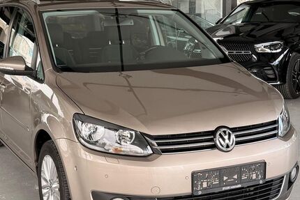 VW Touran 136.523 km 8.200 &euro; Haßloch 67454