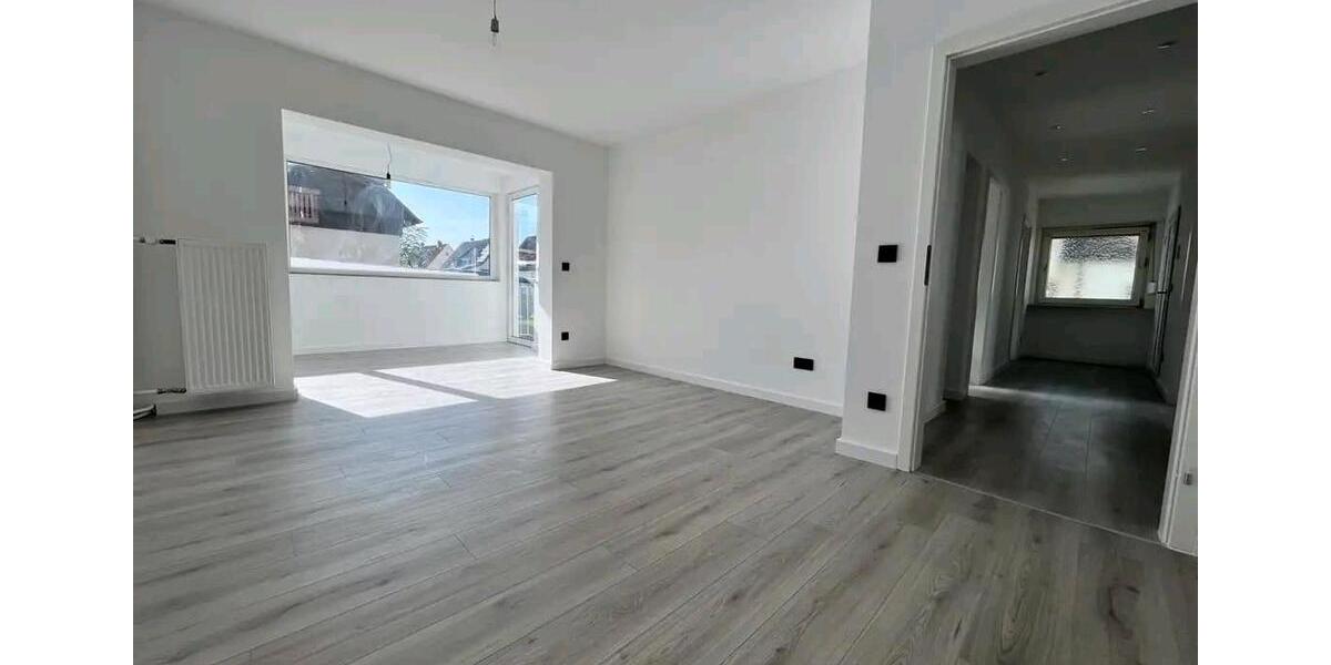 Ab 1.4.26: Helle, sanierte 3-Zi-Whng mit Wintergarten, Garage 3 zimmer