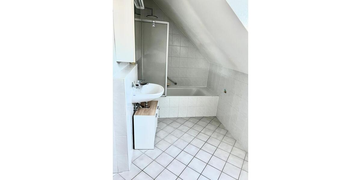 Wohnidylle in 2 Zimmer Wohnung im DG mit Loggia und TG Pkw-Stp. 1 zimmer