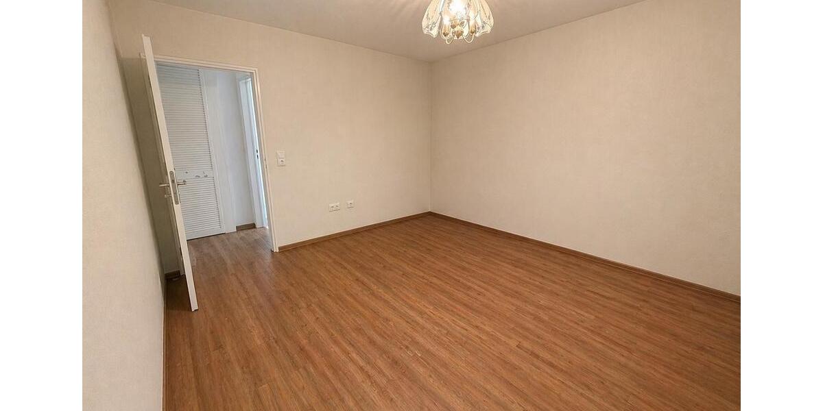 Erdgeschoßwohnung Ludwigshafen am Rhein Parkinsel - 2 Zimmer, 61 m&sup2;, 160.000&euro; | Angebot:26326847