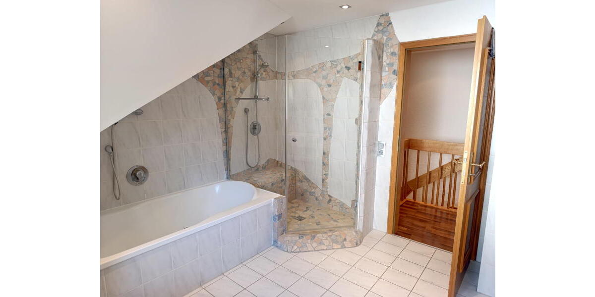 ObjNr:19622 - Wunderschöne DHH in ruhiger Lage von Wiesloch-Baiertal 6 zimmer