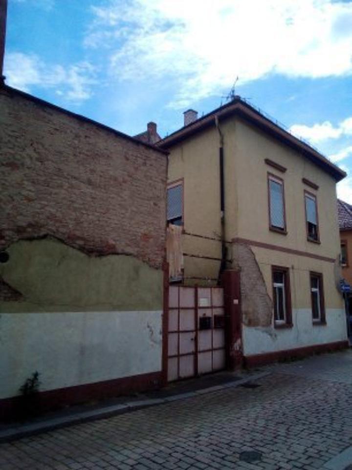 Mehrfamilienhaus+ Abstellplätze Altstadt (Spielstraße)