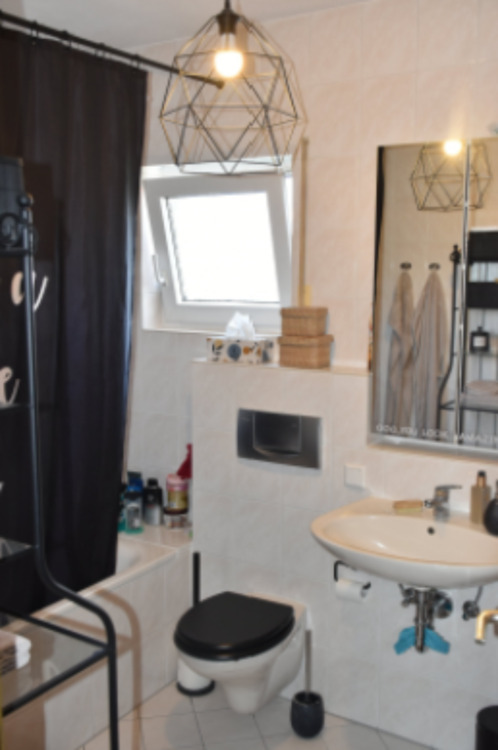 67 qm Etagenwohnung 2 ZKDB