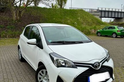Toyota Yaris 43.500 km 9.250 &euro; Dormagen 41540