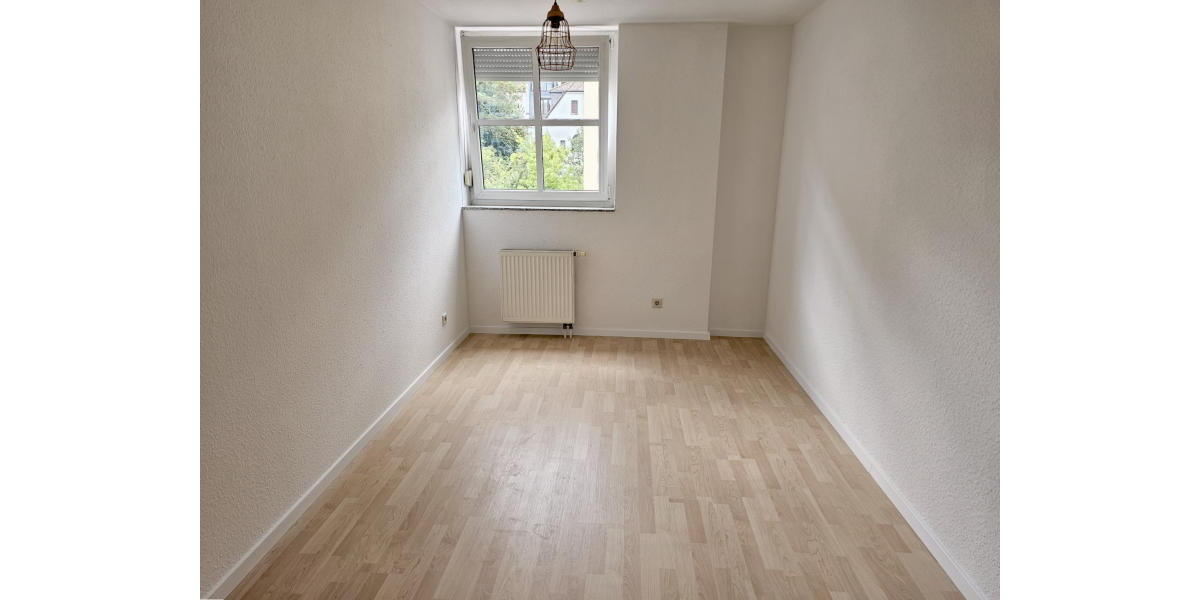 ObjNr:19300 - Wohnung in Lu-Friesenheim mit schönem Balkon OHNE RENOVIERUNGSSTAU 3 zimmer