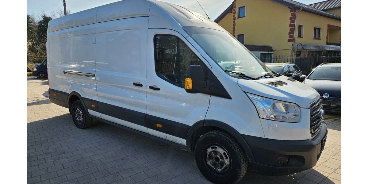 Ford Transit 174.751 km 8.650 &euro; Lachen-Speyerdorf 67435
