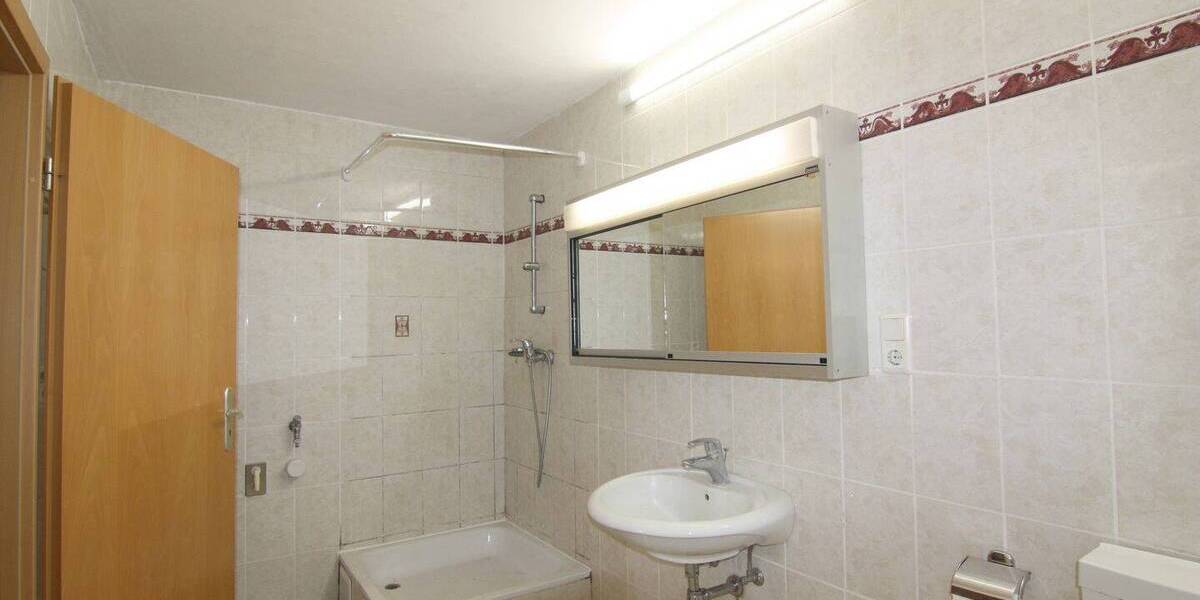 3-Zimmer-Wohnung mit großem Potenzial in zentraler aber grüner Lage von Neckargemünd 3 zimmer