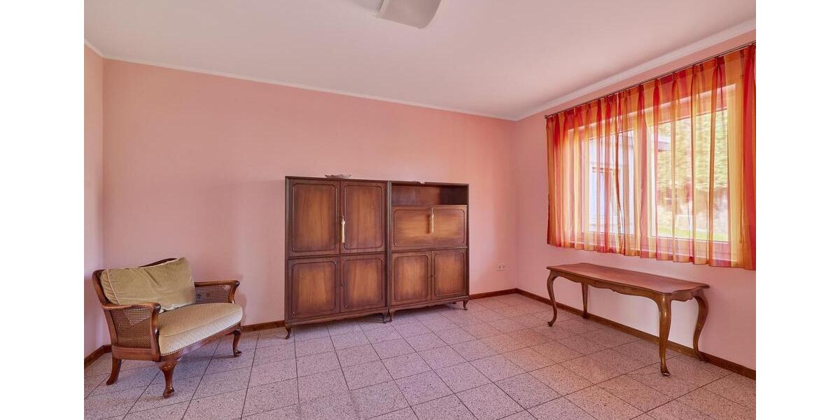 3 Km zur S-Bahn Einfamilienhaus inkl. ELW 9 zimmer