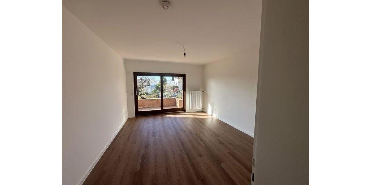 Leimen: 3 ZKB hoch am Hang, Terrasse u. Garage, renoviert 3 zimmer