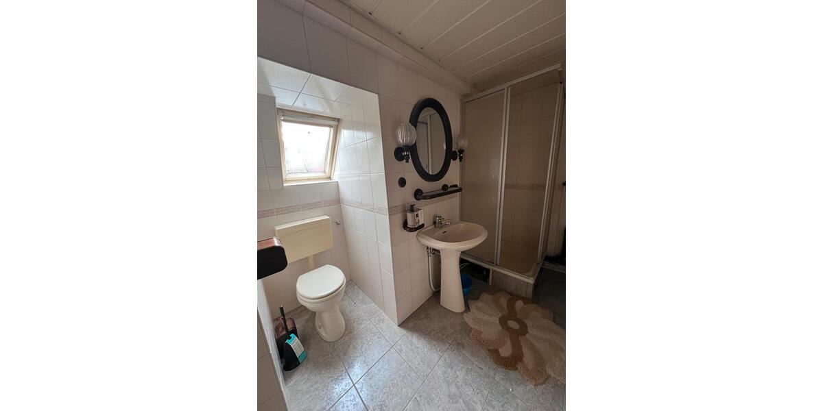 Vermiete Dachgeschoss Monteurwohnung 1 zimmer