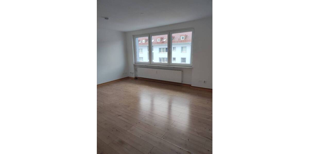 Etagenwohnung Mannheim Käfertal - 7 Zimmer, 167 m&sup2;, 2.080&euro; | Angebot:26806947