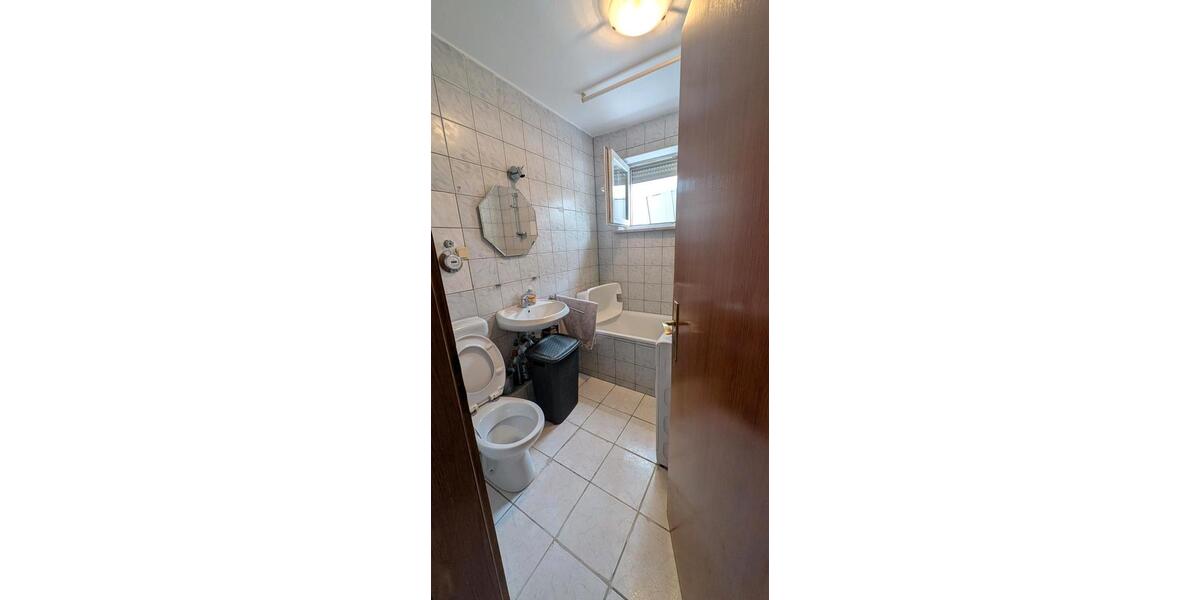 Etagenwohnung Ludwigshafen am Rhein Mundenheim - 2.5 Zimmer, 70 m&sup2;, 240.000&euro; | Angebot:25512624