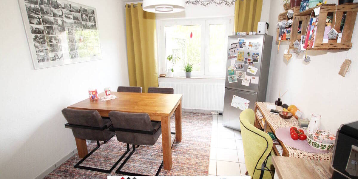 Schönes 3-Familienhaus, insg. 191m² Wohnfläche + 600m² Grundstück, inkl. 2 Garagen & Garten 1 zimmer