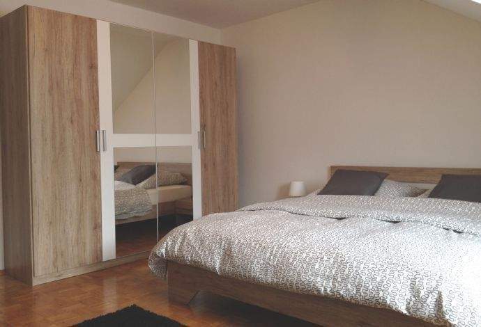 Etagenwohnung Viernheim - 2 Zimmer, 80 m&sup2;, 800&euro; | Angebot:26203209