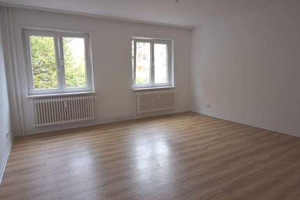 nähe Waldpark: helle, renovierte Wohnung sofort frei 2 zimmer