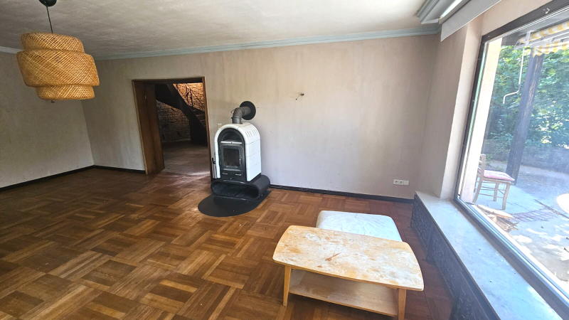 ObjNr:19522 - Freistehendes, repräsentatives EFH mit Garten und großem Grundstück ausserhalb in DÜW-Grethen 7 zimmer