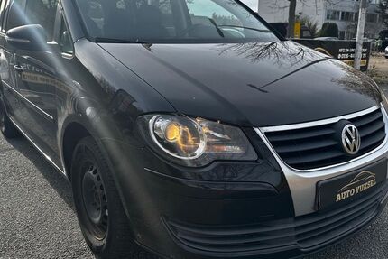 VW Touran 304.000 km 2.290 &euro; Heppenheim 64646
