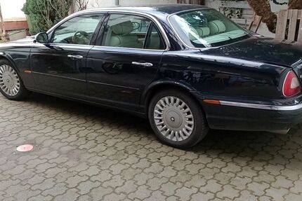 Jaguar XJR