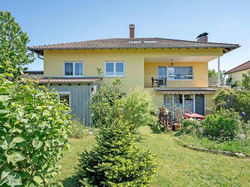 Direkte Feldrandlage in Bammental! Großzügiges Zweifamilienhaus mit tollem Garten