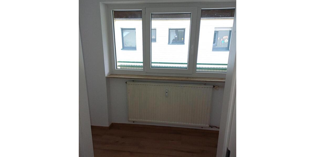 Dachgeschoßwohnung Laudenbach - 3.5 Zimmer, 92 m&sup2;, 1.180&euro; | Angebot:25334963