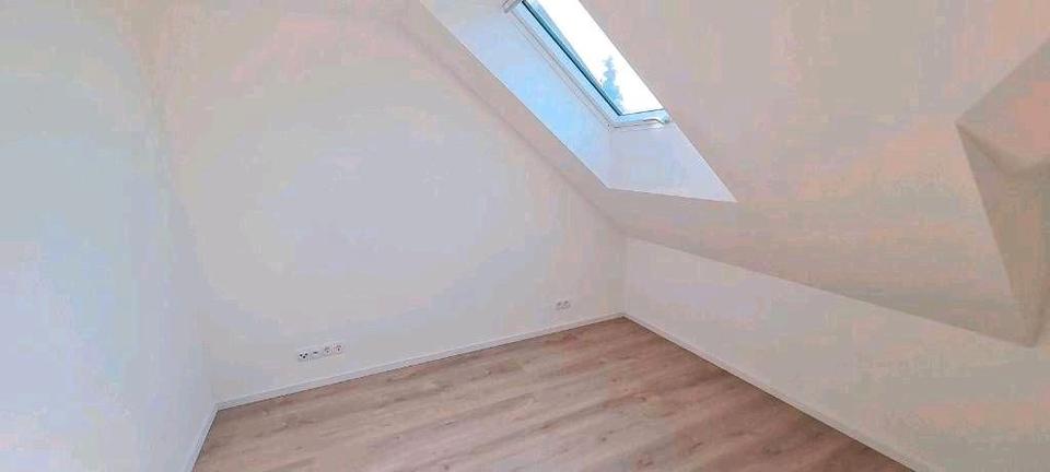 Dachgeschoßwohnung Ludwigshafen am Rhein Ludwigshafen-Oggersheim - 3 Zimmer, 90 m&sup2;, 1.400&euro; | Angebot:26153710