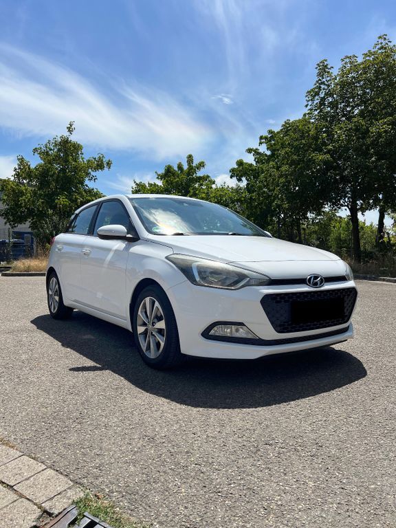 i20