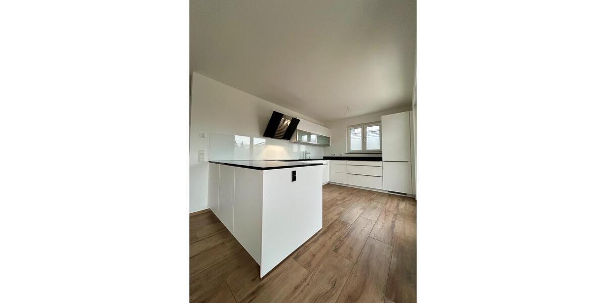 Erdgeschoßwohnung Schriesheim - 4 Zimmer, 137 m&sup2;, 2.300&euro; | Angebot:24643629