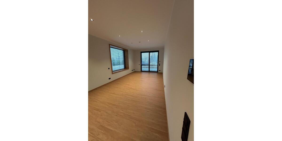 Erdgeschoßwohnung Ludwigshafen am Rhein Ludwigshafen-Hemshof - 2 Zimmer, 100 m&sup2;, 1.250&euro; | Angebot:24795429
