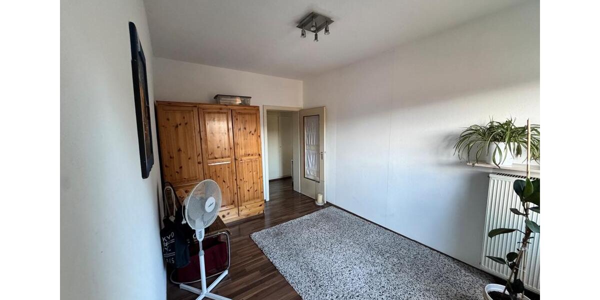 Eigentumswohnung 77qm, 3 Zimmer, Küche, Bad und Garage 3 zimmer