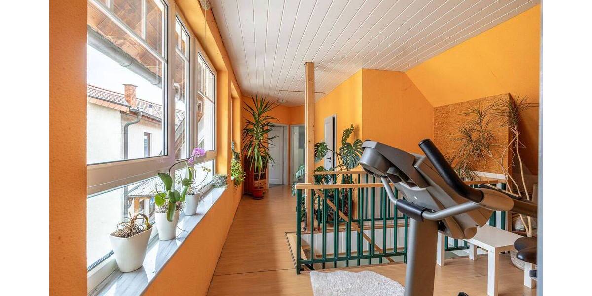 Etagenwohnung Weinheim - 5 Zimmer, 213 m&sup2;, 490.000&euro; | Angebot:25986088