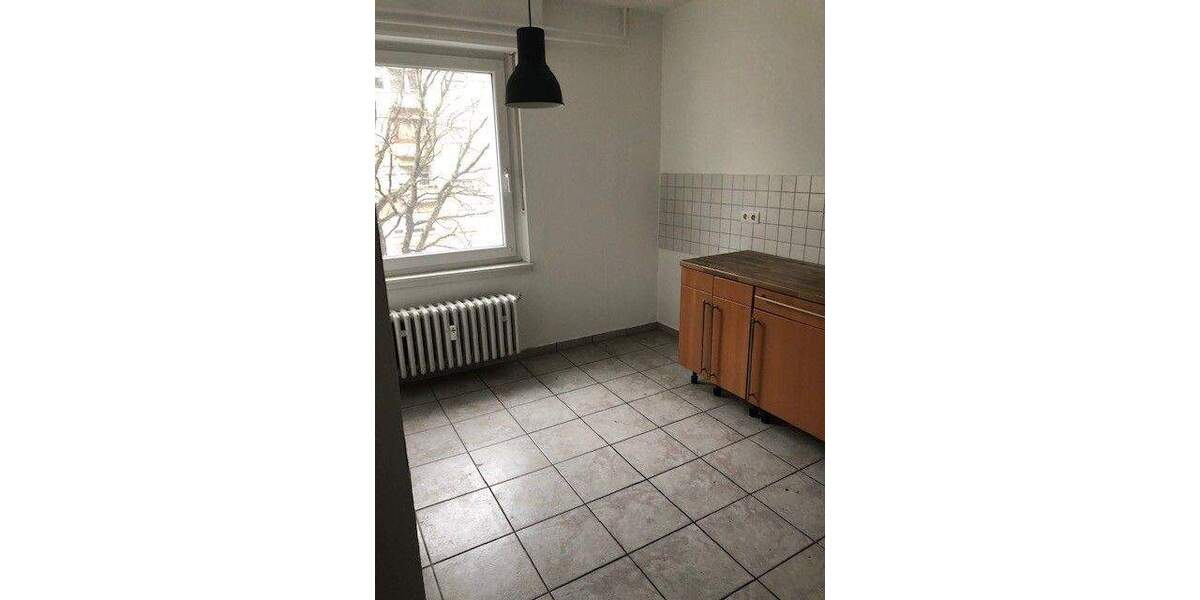 Etagenwohnung Ludwigshafen Mitte - 6 Zimmer, 130 m&sup2;, 1.075&euro; | Angebot:24825864