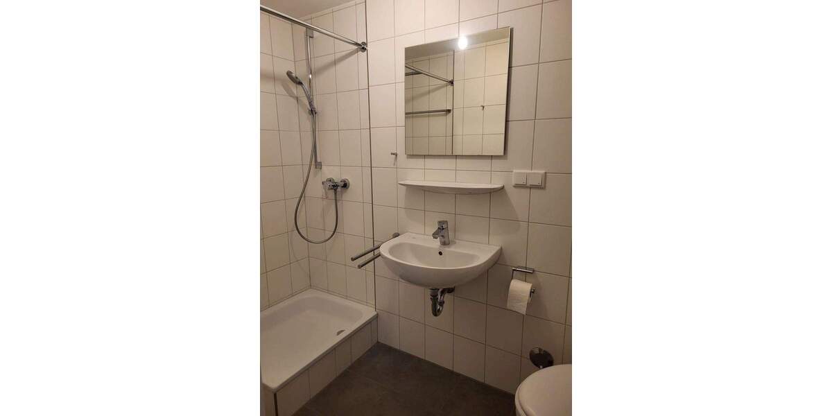 Schwanenstraße: Schnuckelige Wohnung mit Balkon im Hochparterre 1 zimmer